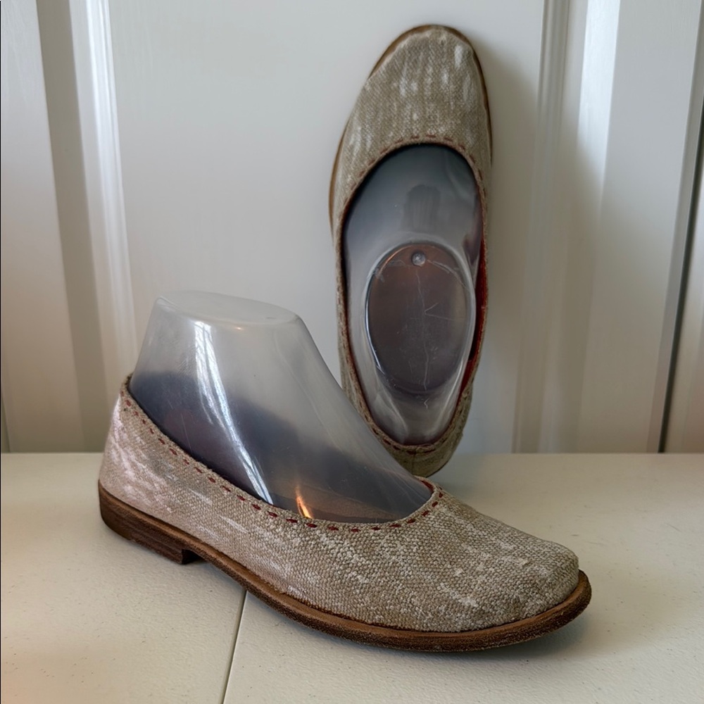 *Women's Beige Flats FATTE A MANI BEIGE WOVEN FLATS (sz US 5 or EURO 36)